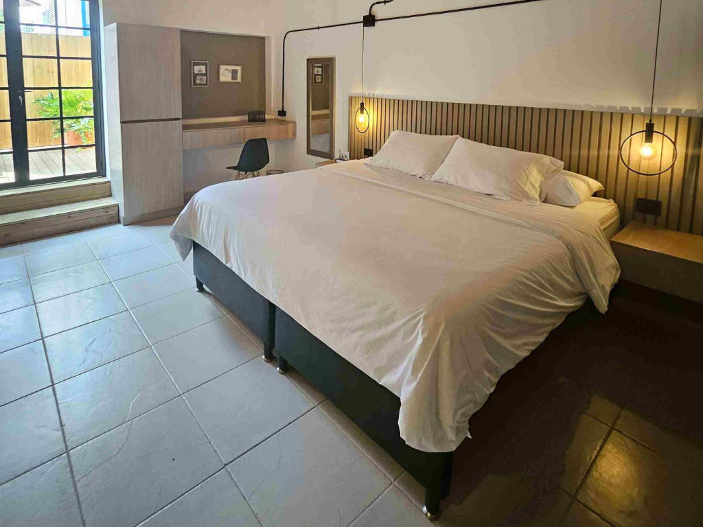 ¿Qué comodidades puedes esperar en los alojamientos de Cinque Stella? 